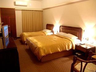 Sin Fu Business Hotel Taichung Bagian luar foto